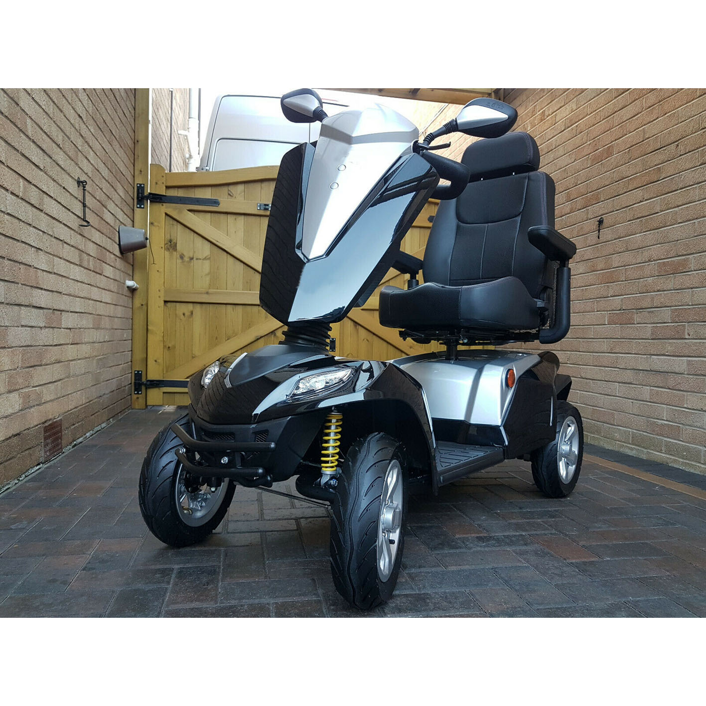 BRAND NEW MOBILITY SCOOTER KYMCO MAXER.ALL TERRAIN MOBILITY SCOOTER.CAN DELIVER
